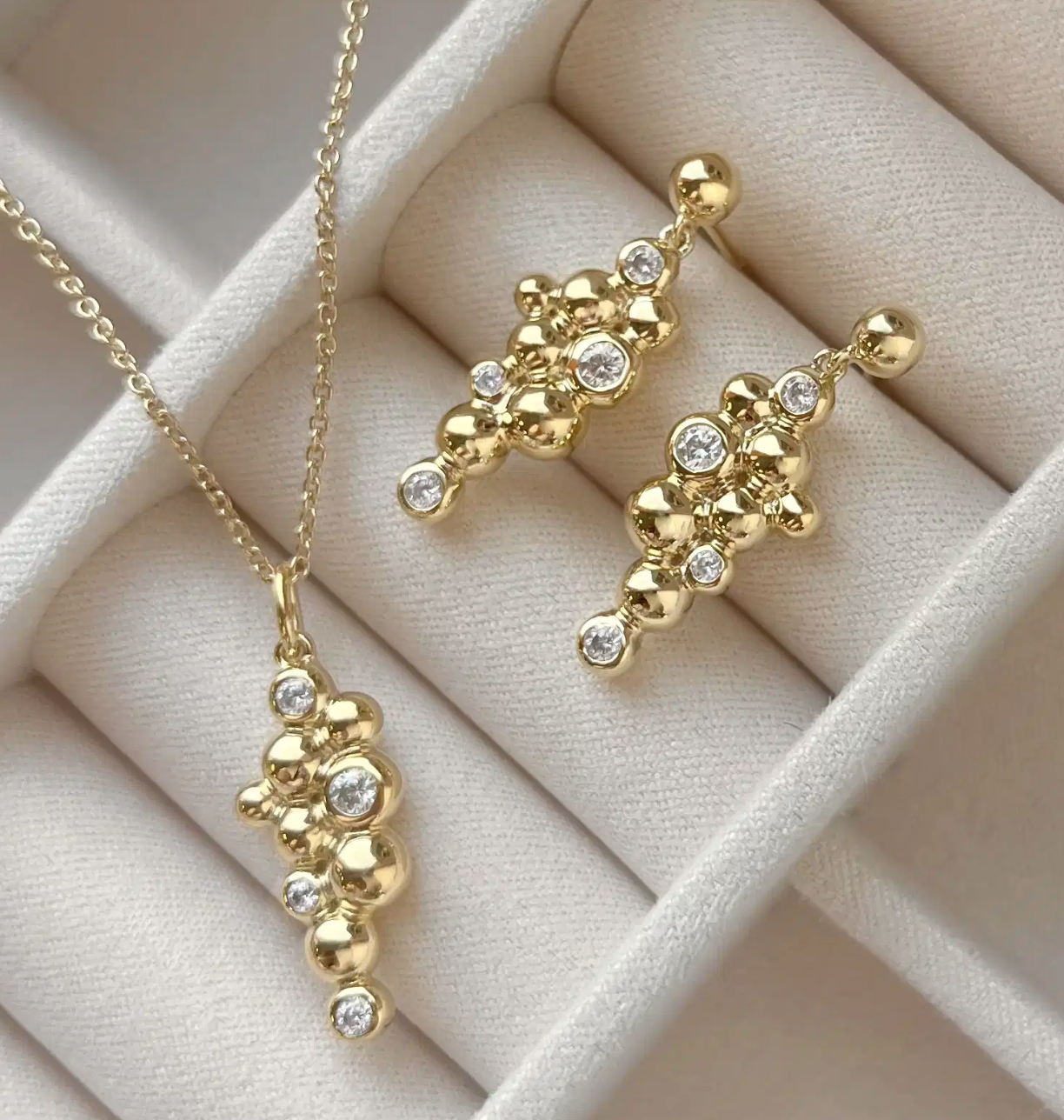 Ørehængere kugler cubic zir. sølv fg.