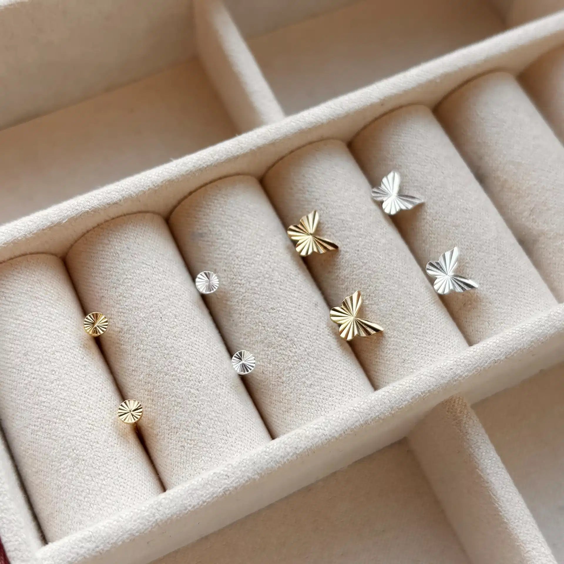 Øreringe plissé sommerfugl sølv forgyldt